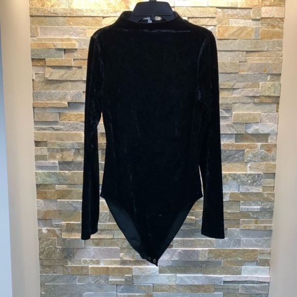 GOOD AMERICAN Velvet Turtleneck Bodysuit - Picture 3 of 6